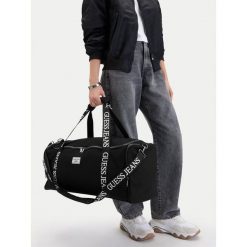 Torba weekendowa Guess Jeans. Czarne torby podróżne Guess Jeans, z aplikacjami, z jeansu. Za 299.99 zł.
