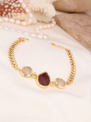 L'Atelier de Gaia Pozłacana bransoletka z elementami ozdobnymi rozmiar: onesize. Brązowe bransoletki damskie L'Atelier de Gaia, pozłacane. Za 78.84 zł.