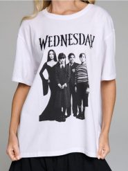 Koszulka Wednesday - biały. Białe koszulki damskie Sinsay, l, bez wzorów, z bawełny, bez kołnierzyka, bez ramiączek. Za 39.99 zł.