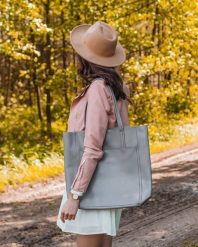 Skórzana torebka damska DAN-A T376 szara. Szare torebki klasyczne damskie DAN-A, ze skóry, bez dodatków. Za 399.99 zł.