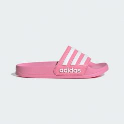 Klapki Adilette Shower. Białe klapki damskie Adidas, bez wzorów, bez obcasa, bez zapięcia. Za 89.00 zł.