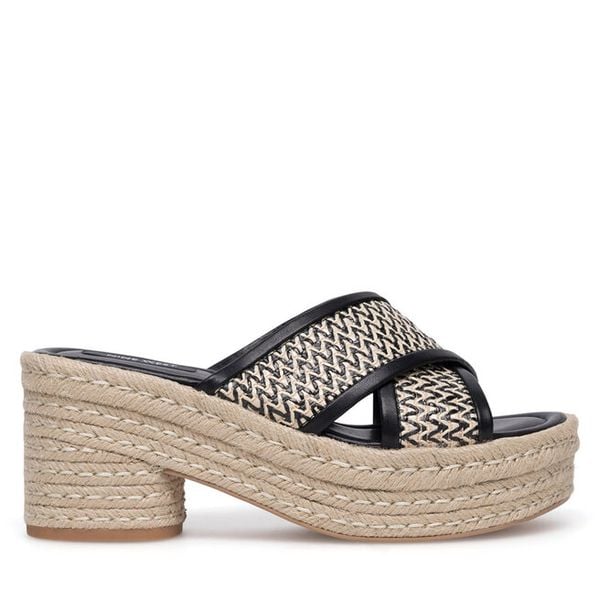 Espadryle Nine West. Czarne espadryle damskie Nine West, bez wzorów, bez obcasa. Za 137.99 zł.