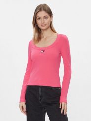 Tommy Jeans Bluzka Tjw Slim Badge Rib Tee Ls DW0DW17397 Różowy Slim Fit. Czerwone bluzki damskie Tommy Jeans, m, bez wzorów, z bawełny, bez kołnierzyka, bez ramiączek. W wyprzedaży za 119.99 zł.