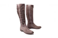BIOECO BY ARKA 7592 1823 beż, kozaki letnie damskie. Brązowe kozaki damskie Bioeco by Arka, na lato, z gumy, bez obcasa, na obcasie, bez zapięcia. Za 299.94 zł.