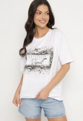Biały Bawełniany T-shirt Ozdobiony Nadrukiem Nartzedi. Białe t-shirty damskie Born2be, s, bez wzorów, z bawełny, bez kołnierzyka. Za 34.99 zł.