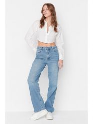 Trendyol Dżinsy - Comfort fit - w kolorze błękitnym rozmiar: 36. Niebieskie jeansy damskie Trendyol. Za 118.56 zł.