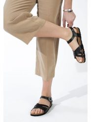 BACKSUN Sandały "Andes" w kolorze czarnym rozmiar: 38. Czarne sandały damskie Backsun, bez wzorów, z otwartym noskiem, bez obcasa, bez zapięcia. Za 130.99 zł.