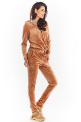 Krótka Welurowa Bluza na Suwak z Kapturem - Beżowa. Brązowe bluzy damskie Awama, l, bez wzorów, z materiału, z kapturem. Za 219.90 zł.