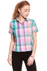 KOSZULA WRANGLER SS SHIRT SEA PINK W5235SHWF 112129338. Niebieskie koszule damskie Wrangler, s, bez wzorów, bez kołnierzyka, bez ramiączek. W wyprzedaży za 69.99 zł.