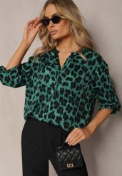 Zielona Bluzka w Panterkowe Cętki z Zapinanym Dekoltem Jabberia. Zielone bluzki damskie Renee, plus size, bez wzorów, eleganckie, bez kołnierzyka, plus size, bez ramiączek. Za 34.99 zł.