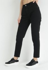 Czarne Jeansy Mom Fit z Wysokim Stanem Marzia. Czarne jeansy damskie Born2be, z podwyższonym stanem. Za 89.99 zł.