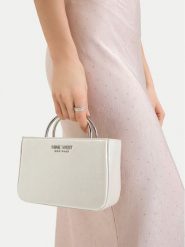 Nine West Torebka CEO-Astor Vibe-KY323-1 Écru. Białe kuferki damskie Nine West, bez wzorów, z materiału, bez dodatków. Za 199.99 zł.