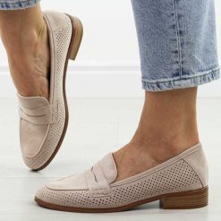 Beżowe zamszowe mokasyny damskie Potocki 12585. Brązowe mokasyny damskie POTOCKI, na lato, z jeansu, bez obcasa. Za 179.00 zł.