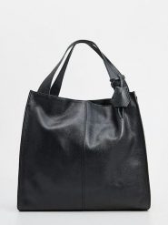 Christian Laurier Skórzana torebka "Maxi" w kolorze czarnym - 38,5 x 37 x 10 cm rozmiar: onesize. Czarne torebki klasyczne damskie Christian Laurier, z materiału, bez dodatków. Za 398.77 zł.