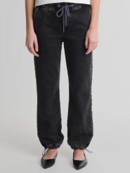 Jeansy damskie loose z regulacją dołu nogawki czarne Robbin 919. Czarne jeansy damskie Big Star. W wyprzedaży za 249.99 zł.