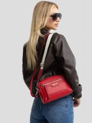 Torebka damska cross body z wymiennym paskiem czerwona Mara 603. Czerwone torebki klasyczne damskie Big Star, z dresówki, bez dodatków. W wyprzedaży za 99.99 zł.