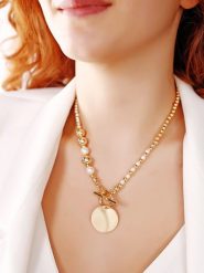 Atelier MIU Pozłacany naszyjnik z elementem ozdobnym - dł. 45 cm rozmiar: onesize. Białe naszyjniki damskie atelier MIU, z perłą, pozłacane. Za 54.95 zł.