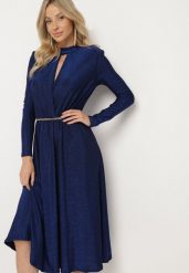 Granatowa Koktajlowa Sukienka z Metaliczną Nicią Mianella. Niebieskie sukienki damskie Born2be, z aplikacjami, eleganckie, bez ramiączek. W wyprzedaży za 152.99 zł.