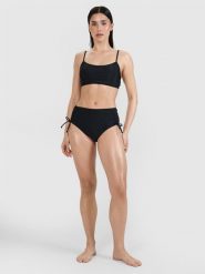 4F Góra od bikini damska - czarna L. Czarne bikini 4F, bez wzorów, z elastanu. W wyprzedaży za 39.99 zł.