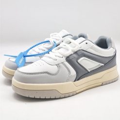 But sportowy BLAST biały ołowiany. Białe obuwie sportowe damskie LEGEA, bez zapięcia. W wyprzedaży za 157.50 zł.