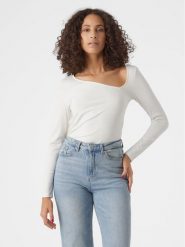 Vero Moda Bluzka Carina 10301178 Biały Regular Fit. Białe bluzki damskie Vero Moda, s, bez wzorów, z wiskozy, bez kołnierzyka, bez ramiączek. Za 89.99 zł.