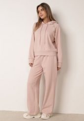 Różowy Komplet Dresowy Bluza z Kapturem z Ozdobnymi Guzikami i Spodnie Eborissa. Czerwone bluzy damskie Born2be, l, bez wzorów, z dresówki, z kapturem. Za 169.99 zł.