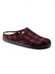 Birkenstock Kapcie "Zermatt Rivet" w kolorze czerwono-czarnym rozmiar: 40. Czarne kapcie damskie Birkenstock, z wełny. Za 377.74 zł.