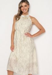 Jasnobeżowa Koktajlowa Sukienka z Dekoltem Typu Halter z Broszką w Kształcie Kwiatu Vikiida. Brązowe sukienki damskie Born2be, bez wzorów, eleganckie, bez ramiączek. Za 209.99 zł.