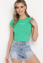 Zielony Dopasowany T-shirt Cropped z Napisem z Pzodu Yaloena. Zielone t-shirty damskie Born2be, m, bez wzorów, z jeansu, bez kołnierzyka. Za 34.99 zł.