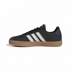Buty ADIDAS VL COURT 3.0 Czarny. Czarne obuwie trekkingowe damskie Adidas, z syntetyku, bez zapięcia. Za 312.55 zł.