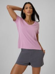 4F T-shirt regular z modalem damski - różowy XL. Czerwone t-shirty damskie 4F, l, bez wzorów, z dzianiny, bez kołnierzyka. Za 79.99 zł.