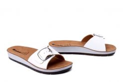 INBLU CP-55 001 biały, klapki damskie. Białe klapki damskie Inblu, bez wzorów, bez obcasa, bez zapięcia. Za 77.99 zł.