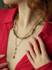 Pierres delicates Pozłacany naszyjnik z labradorytami - dł. 50 cm rozmiar: onesize. Brązowe naszyjniki damskie Pierres delicates, z labradorytem, pozłacane. Za 139.20 zł.