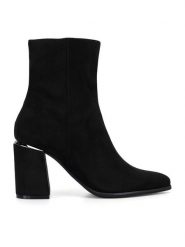 Nine West Botki WFA3000-1 Czarny. Czarne botki damskie Nine West, z materiału, bez obcasa, na słupku, bez zapięcia. Za 279.99 zł.