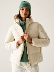 Regatta Kurtka pikowana "Roxienne" w kolorze kremowym rozmiar: 42. Brązowe kurtki damskie Regatta, bez wzorów, bez kaptura. Za 201.08 zł.