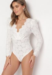 Białe Koronkowe Body z Kopertowym Dekoltem Mardie. Białe body i gorsety Born2be, z aplikacjami, z koronki. Za 74.99 zł.