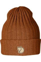 Czapka trekkingowa outdoorowa Byron Hat. Brązowe czapki damskie Fjällräven, na zimę, bez wzorów, z dzianiny. Za 229.99 zł.