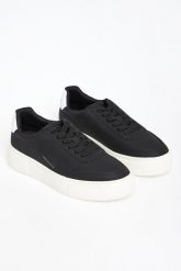 Sneakersy damskie ARMANI EXCHANGE. Obuwie sportowe damskie Armani Exchange, bez zapięcia. W wyprzedaży za 492.42 zł.