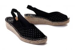 TONI PONS Bernia-ST black, sandały/espadryle damskie. Czarne sandały damskie Toni Pons, bez wzorów, bez obcasa, na koturnie, bez zapięcia. Za 179.95 zł.