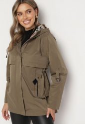 Ciemnozielona Kurtka Parka z Kapturem i Kieszeniami z Możliwością Ściągnięcia w Talii Kailisse. Zielone kurtki damskie Born2be, l, z jeansu, z kapturem. Za 179.99 zł.