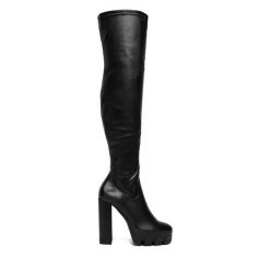 Kozaki DeeZee. Czarne kozaki damskie DeeZee, bez obcasa, na słupku, bez zapięcia. Za 239.99 zł.