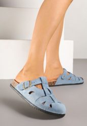 Niebieskie Klapki w Stylu Chodaków Zdobione Wycięciami Wisae. Niebieskie klapki damskie Renee, z aplikacjami, z jeansu, bez obcasa, na obcasie, bez zapięcia. Za 59.99 zł.