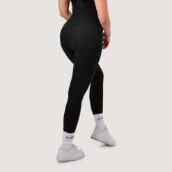 Legginsy damskie fitness z wysokim stanem czarne NEO. Czarne legginsy damskie GYMBEAM, l, bez wzorów, z elastanu. Za 112.90 zł.