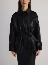 Kurtka z imitacji skóry - czarny. Czarne kurtki damskie Reserved, l, bez wzorów, ze skóry, bez kaptura. Za 279.99 zł.