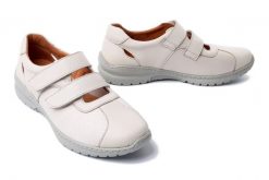 COMFORTABEL 940341-08 beige, półbuty damskie. Brązowe półbuty damskie Comfortabel, bez wzorów, bez obcasa, bez zapięcia. Za 276.43 zł.