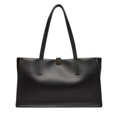 Torebka Calvin Klein. Czarne torebki klasyczne damskie Calvin Klein, bez dodatków. Za 769.99 zł.