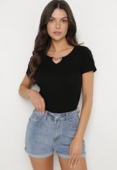 Czarny Bawełniany T-shirt z Łańcuszkiem i Koronką Liraveira. Czarne t-shirty damskie Born2be, m, z aplikacjami, z bawełny, bez kołnierzyka. Za 39.99 zł.