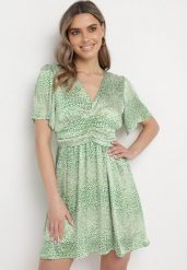 Zielona Sukienka Rozkloszowana z Dekoltem w V Mini Tallae. Zielone sukienki damskie Born2be, z aplikacjami, eleganckie, bez ramiączek. Za 44.99 zł.