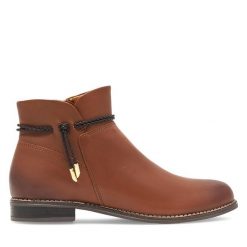 Botki Lasocki. Brązowe botki damskie Lasocki, bez obcasa, na płaskiej podeszwie, bez zapięcia. Za 229.99 zł.