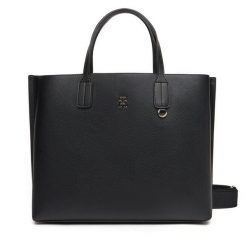 Torebka Tommy Hilfiger. Czarne torebki klasyczne damskie Tommy Hilfiger, bez dodatków. Za 669.99 zł.